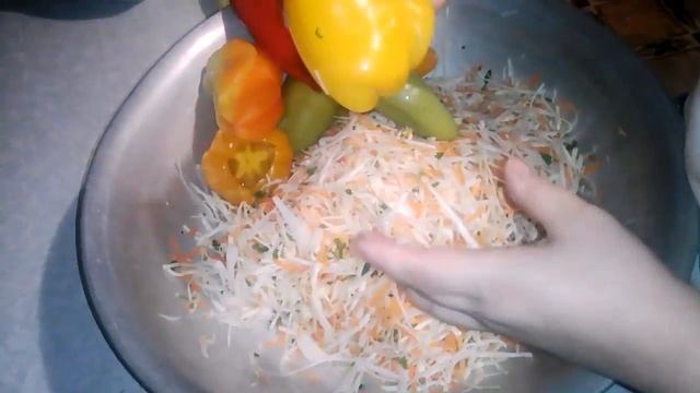 Консервированный перец - фаршированный капустой. Язык проглотишь! смотреть онлайн