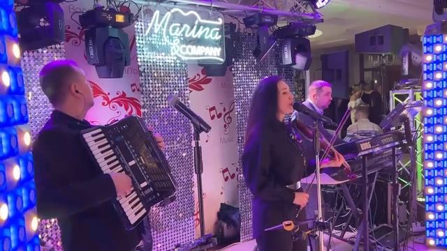 МАРИНА І КОМПАНІЯ. А ПО ПУД ТЕЛЕФОНИ, ДІВКИ ДАЮТЬ РОТА ЯК МОЛОДІ ЖОНИ... смотреть онлайн