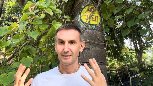 Бхагавад-гита 1.10. апарйа̄птам̇ тад асма̄кам̇балам̇ бхӣшма̄бхиракшитам. Текст и комментарии - 3 ми смотреть онлайн