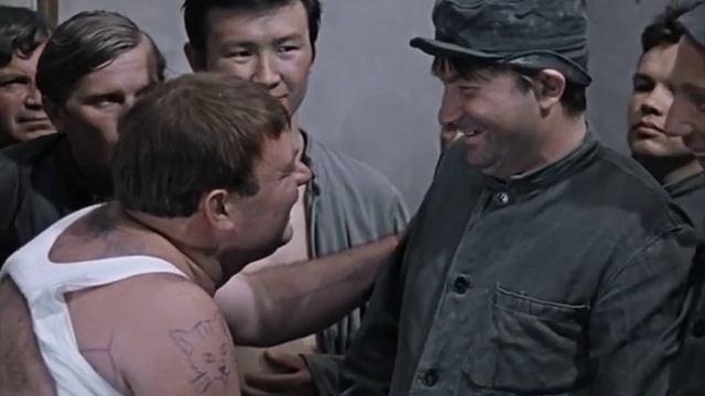Джентльмены удачи. Место возле параши смотреть онлайн