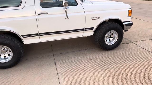 33x12.5 r 15 en Ford bronco 1990 смотреть онлайн