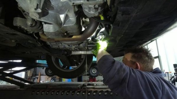 Ölwechsel beim Mercedes GLA 200 I 7-Gang DCT I X156