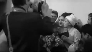 ВЫ БЫЛИ ЗА ГРАНИЦЕЙ В КАЧЕСТВЕ ТУРИСТА? НЕТ, В ПЕХОТЕ / ТРИДЦАТЬ ТРИ