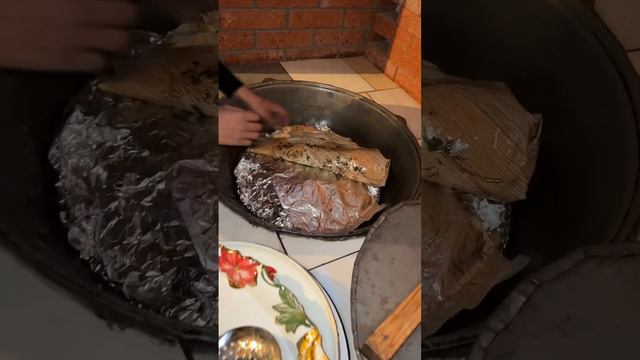 Райм (raim) угостил Ерке мясой