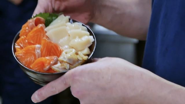 Japanese Street Food - DRAGON FISH SASHIMI Sailfin Poacher Japan Seafood смотреть онлайн
