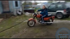 Учу ездить на мотоцикле Восход сделанного в СССР, моего племянника