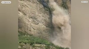 Страшные потоки воды уносят машины. Сошёл сель. Дагестан.