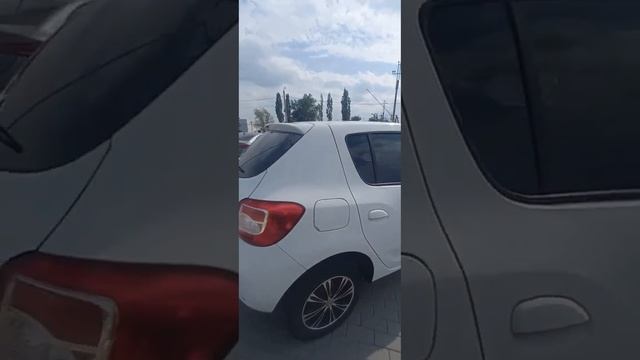Renault Sandero '2015 смотреть онлайн