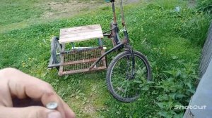 сделал сиденье на велик с люлькой - коляской .
