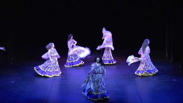 GYPSY DANCE - ЦЫГАНСКИЙ ТАНЕЦ С ШАЛЬЮ DANCE HAYAT смотреть онлайн