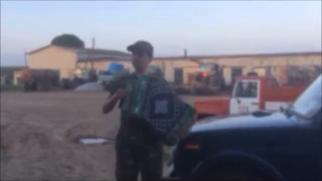 Замена стартера УАЗ 452. Обычные будни в сельской местности.