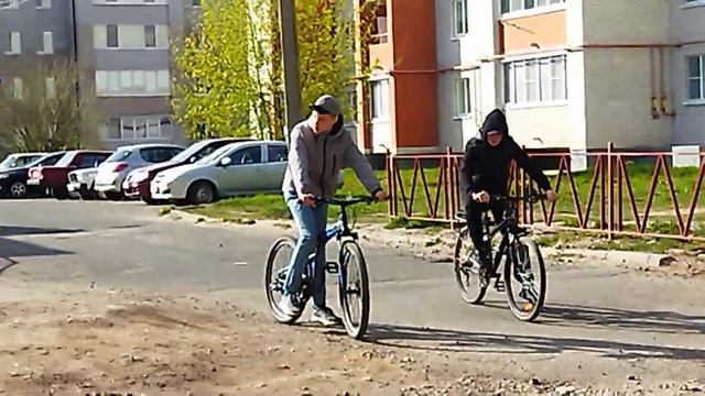 Хорита нашла Юле подарок и принесла в пасти смотреть онлайн