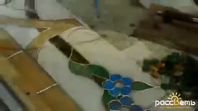 Витражи  Монтаж витража и освещения