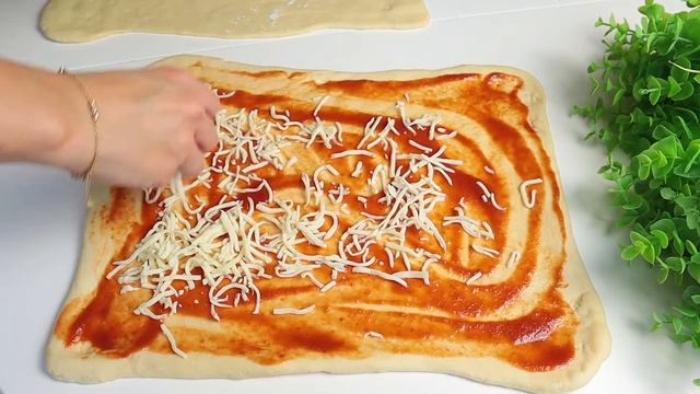 This is the MOST DELICIOUS I have ever eaten! Anyone can make this recipe at home, Curved Pizza смотреть онлайн