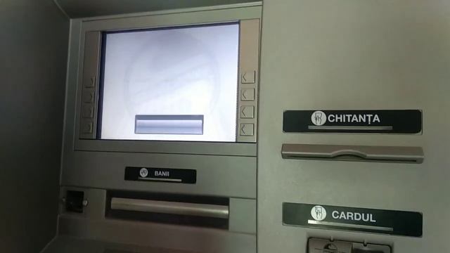 Как снять деньги с банкомата?