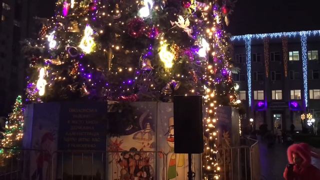Это магия! Ёлочка с песнями на Оболони! It `s Magic! Musical Christmas tree in Kiev! смотреть онлайн