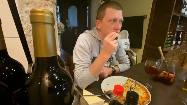 МУКБАНГ Сижу в Испанском Ресторане ем ПИЦЦУ смотреть онлайн
