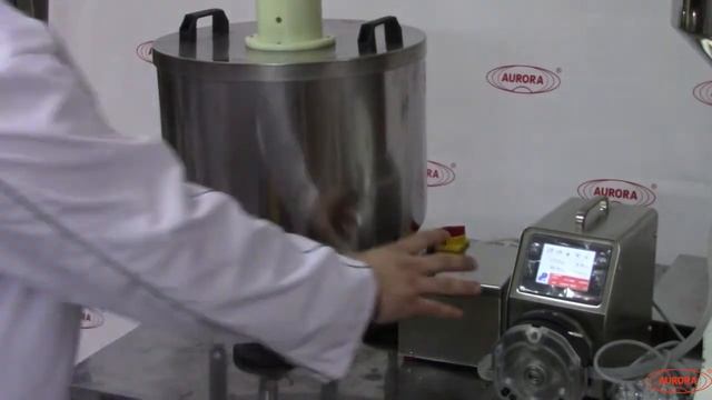 Емкость на 30л с мешалкой ЕМК-Р для приготовления косметических и пищевых продуктов. смотреть онлайн