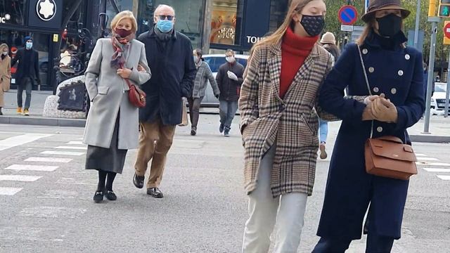 СтРиТсТаИл Барселоны/MAX MARA 2020 2021/Уличная мода Испании. #Испания #модаистиль #elenfromspain смотреть онлайн