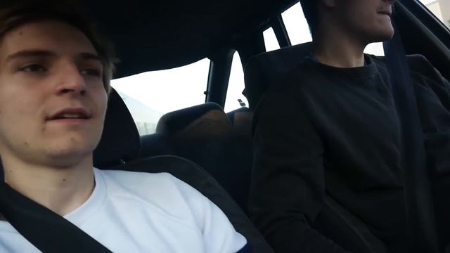 Kan man KÖRA en BIL på SPOLARVÄTSKA!? *ft. POLISEN* смотреть онлайн