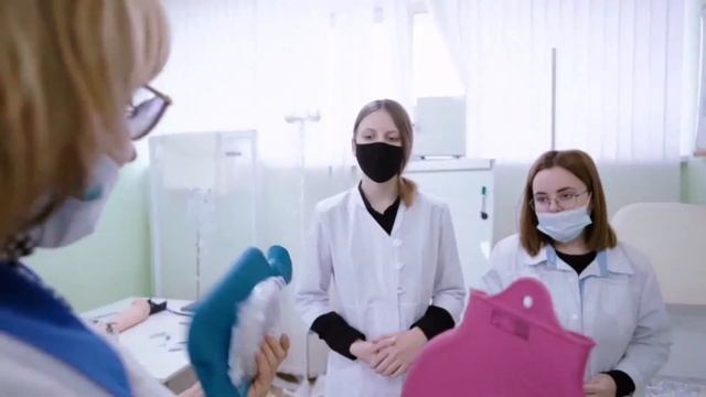 Младшая медицинская сестра по уходу за больными смотреть онлайн