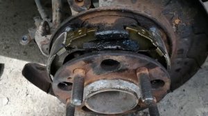 kia ceed Обслуживание  задних тормозов