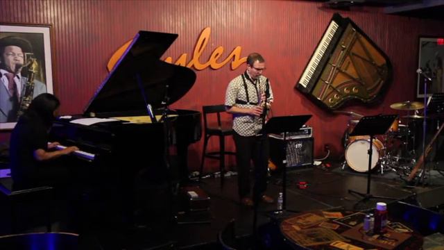 Lydian Siciliano (Eriko Yamak) 八巻絵里子 @ Ryles Jazz Club смотреть онлайн