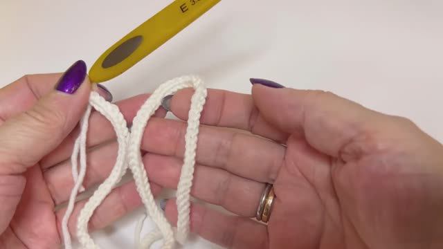 Шнурок крючком из 2 петель👍 смотреть онлайн