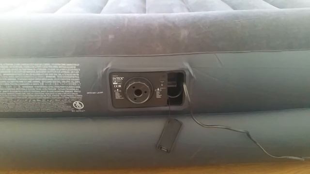 Vorstellung: Intex Luftbett Pillow Rest Blue Queen (230 V), blau mit elektrischer Pumpe смотреть онлайн