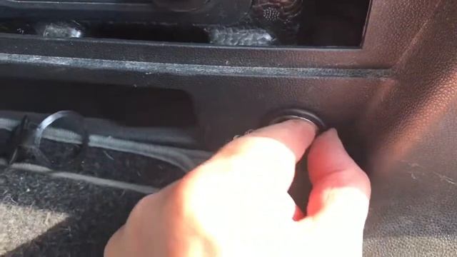How to remove and test 12v socket on Vauxhall Opel Zafira b смотреть онлайн