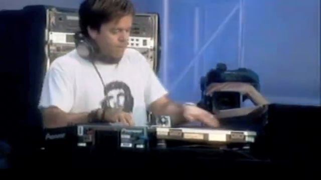 Paul Oakenfold - Starry Eyed Surprise (Live In Africa)