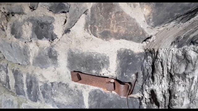 Иду через боковую штольню в 21 тоннеле на 124 км КБЖД смотреть онлайн