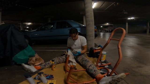 DUMPSTER DIVING for a Pirelli Supercorsa | Free Track Stands смотреть онлайн