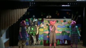 Три поросенка.