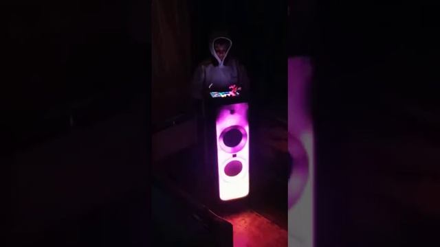 JBL PARTYBOX 1000. Просто играю. Если надо научу ? смотреть онлайн