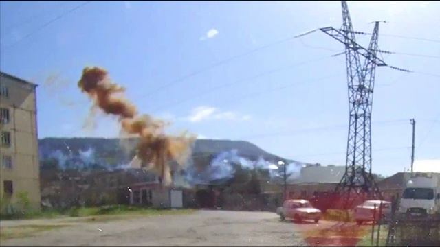 Короткое замыкание попало на камеру видеонаблюдения смотреть онлайн