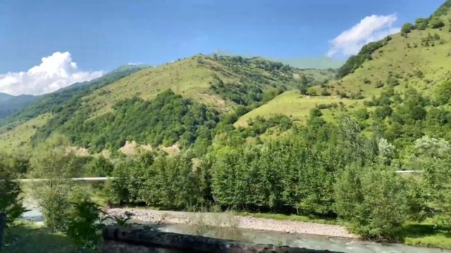 Верхний ларс /горная Грузия/Крепость Ананури/ Гудаури/Арка Дружбы Народов смотреть онлайн