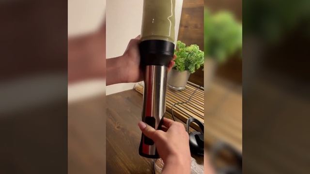Зелёный смузи в погружном блендере Wollmer G522 Katana смотреть онлайн