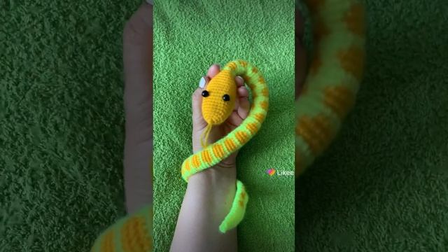 Змея крючком