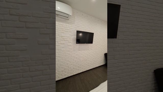 Студия в нежных тонах смотреть онлайн