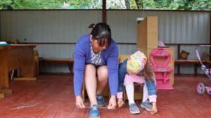 Как быстро научить ребенка завязывать шнурки