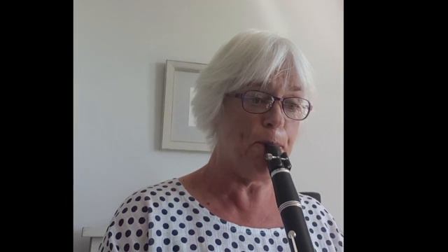 Julia Holmes performs Three Pieces for Solo Clarinet by Igor Stravinsky смотреть онлайн