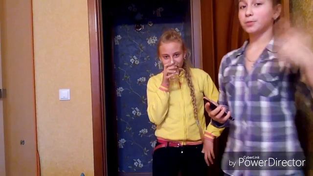 Играем в карты на желание !! Луиза и Аня смотреть онлайн