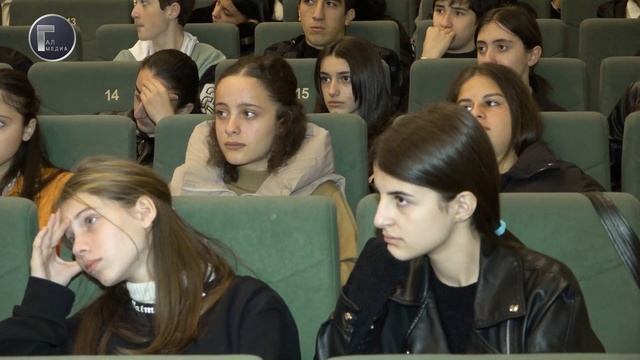 С перспективой стать драматическим театром. смотреть онлайн