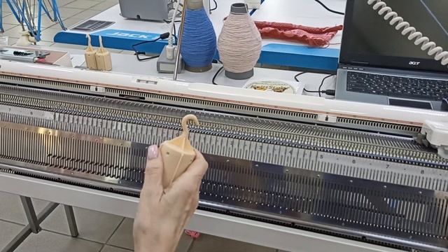 Вязальная машина Silver Reed SK-840 и программное обеспечение KnittStyler смотреть онлайн