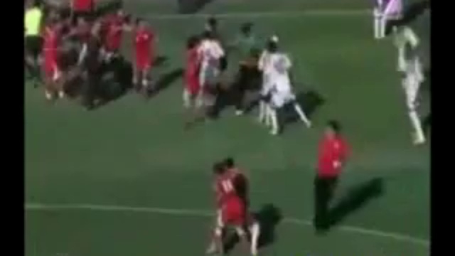 драка в женском футболе смотреть онлайн