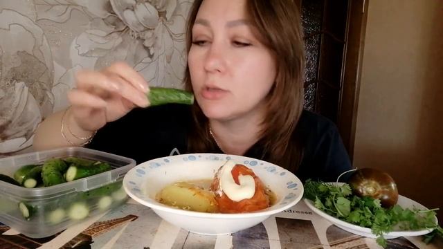 МУКБАНГ/ФАРШИРОВАННЫЙ ПЕРЕЦ?ОГУРЧИКИ МАЛОСОЛЬНЫЕ?/ТЯЖКАЯ ЖИЗНЬ ДОМОХОЗЯЙКИ?? смотреть онлайн