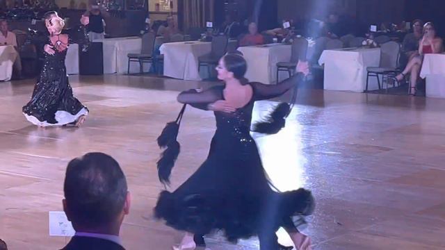 V Waltz смотреть онлайн