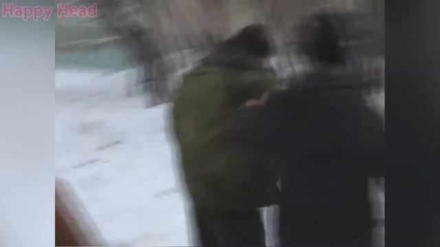 Насрал у подъезда! Как поздравить женщин с 8 марта? | Самые эпичные видео | Happy Head смотреть онлайн