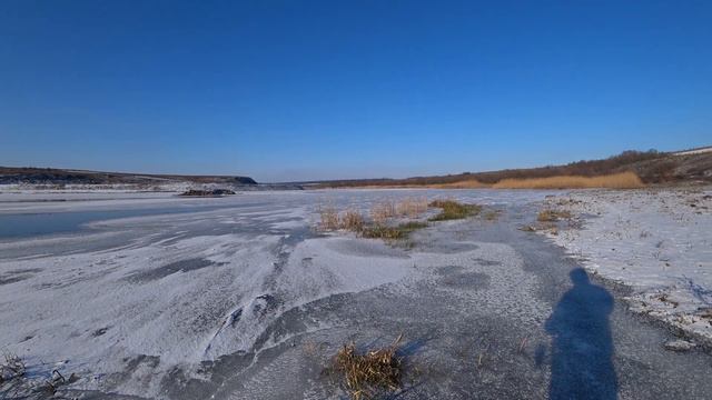 ПЕРВЫЙ ЛЁД на РЕКЕ. смотреть онлайн